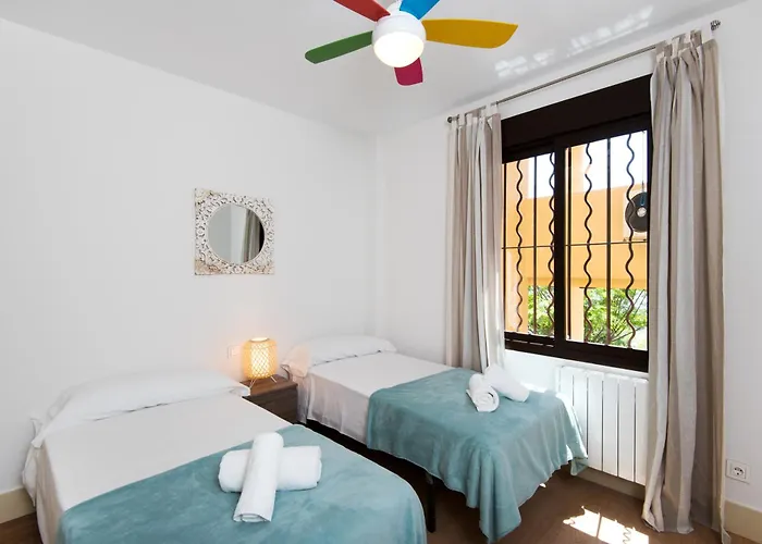 Piso Benalmadena Pueblo Con Vista, Piscina Y Tranquilidad